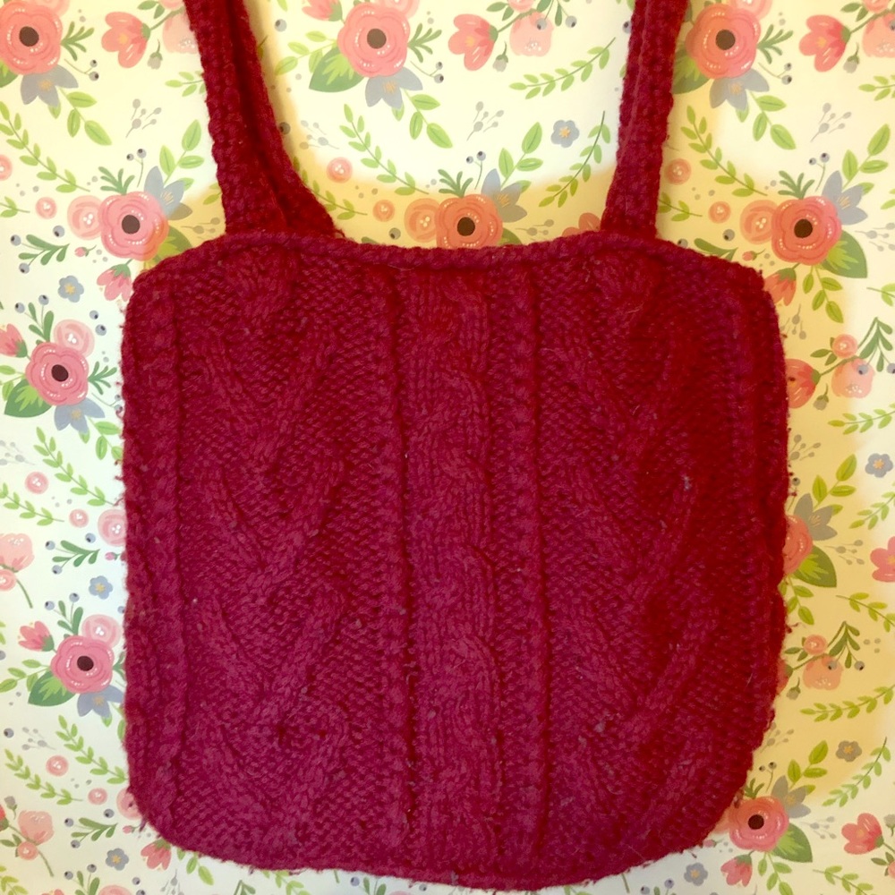 Red sweater-knit tote